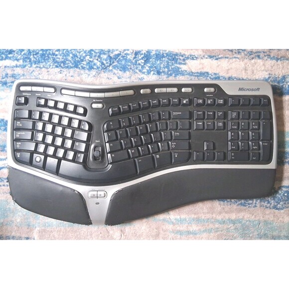 Microsoft Natural Wireless Ergonomic Keyboard 7000 WUG0619 Model 1118 NO DONGLE - Picture 1 of 7